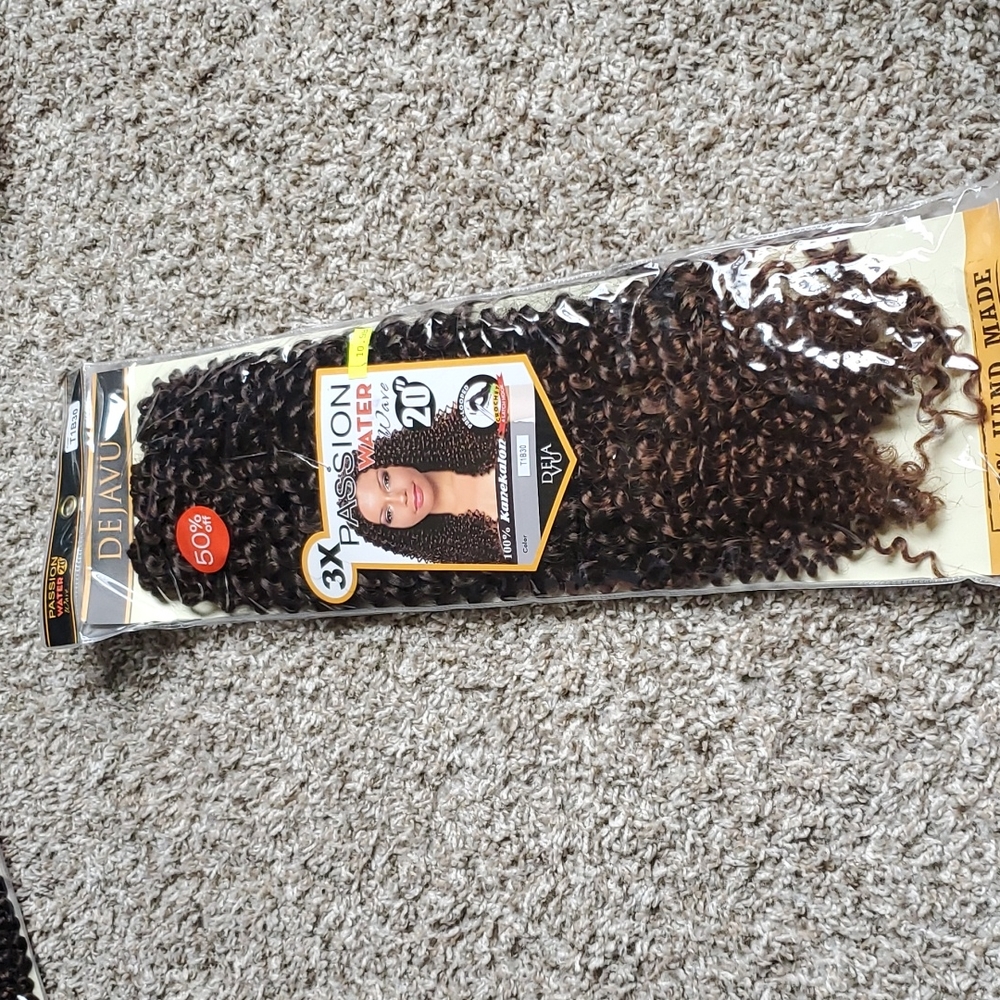 Deja Vu 3x Passion Water Wave 20in crotchet hair